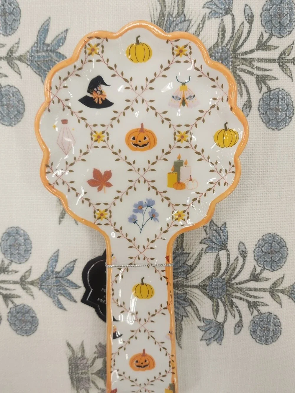10 Strawberry Street Seasonal Halloween Pumpkin Motif Spoon Rest
